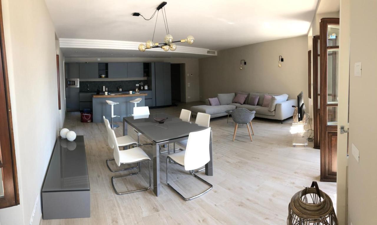 Casa Elisabetta, Affacciata Sul Golfo Apartment Salò Екстериор снимка